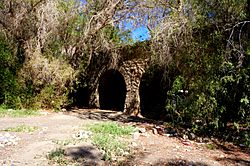 Archivo:Arcos de piedra, Acueducto de Amolanas, Chile