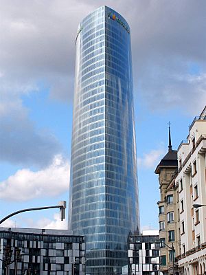Archivo:Bilbao - Torre Iberdrola 07