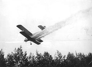 Archivo:Bundesarchiv Bild 183-48195-0006, Agrarflieger zur Schädlingsbekämpfung