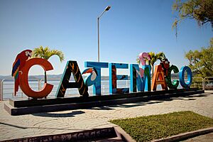 Archivo:Catemaco letras