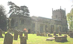 Archivo:ChurchEnstone StKenelm NorthEast afternoon