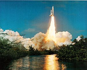 Archivo:Columbia launch 1981