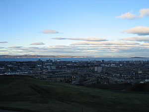 Archivo:Edinburgh-Firth of Forth