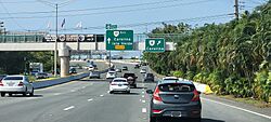 Expreso PR-17, salida hacia la carretera PR-8, San Juan, Puerto Rico.jpg