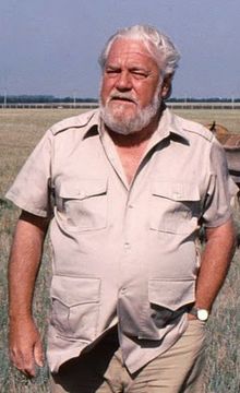 Gerald Durrell, Askania Nova (cropped).jpg