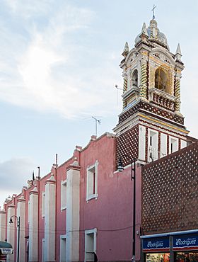 Iglesia de Santa Catalina, Puebla, México, 2013-10-11, DD 01 (cropped).JPG