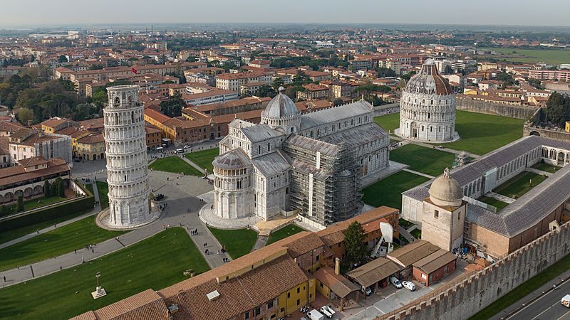 Archivo:Italy - Pisa - Cathedral Square