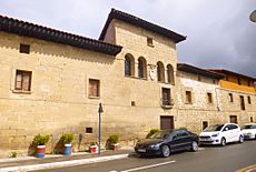 Archivo:Rivabellosa - Palacio de los Sáenz de Santamaría 7