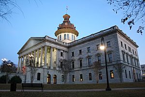 Archivo:SC State House at evening
