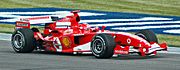Archivo:Schumacher (Ferrari) in practice at USGP 2005