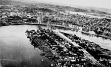 Archivo:StateLibQld 1 115280 Brisbane River and Story Bridge, 1939