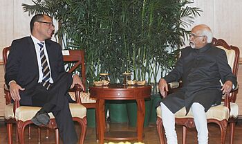 Archivo:The Vice President of Ecuador, Mr. Jorge Glas Espinel meeting the Vice President, Shri Mohd. Hamid Ansari, in New Delhi on December 10, 2013