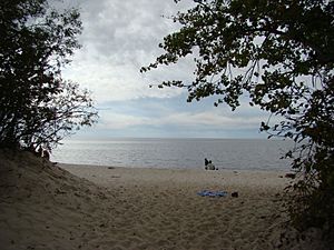 Archivo:Victoria Beach in Lake Winnipeg Manitoba Canada (6)