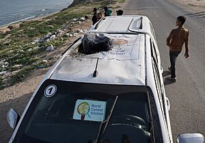 Archivo:World Central Kitchen car after IDF strike - 2
