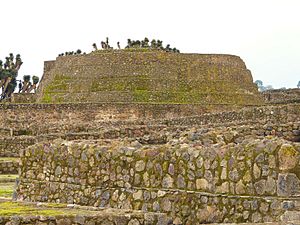 Archivo:Zona Arqueológica de Tecoaque 3