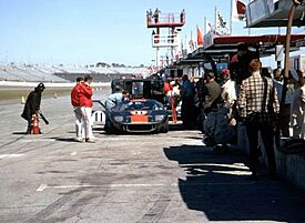 Archivo:1967 Daytona Box