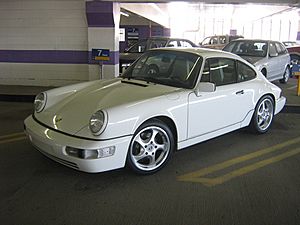 Archivo:1990 Porsche 911 Carrera 2 (803367948)