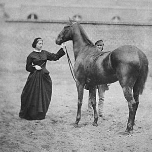 Archivo:Alexandrine Tinne in de Haagse Kazerne (circa 1860)