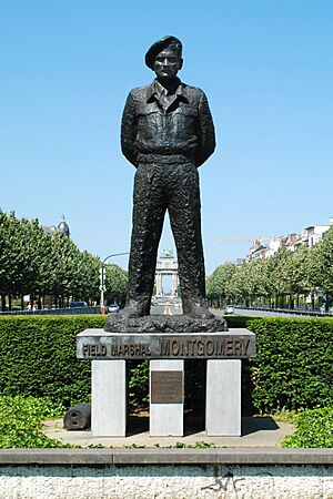 Archivo:Belgique - Bruxelles - Statue Montgomery - 01