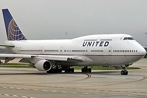 Archivo:Boeing 747-422 United Airlines N180UA (7157977208)