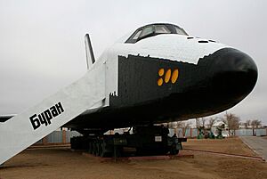 Archivo:Buran baikonur