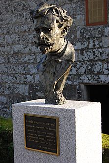 Archivo:Busto de Ramón Verea, A Estrada