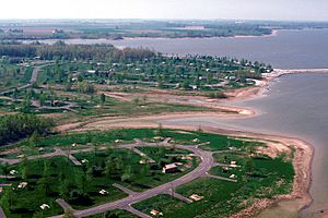 Archivo:Carlyle Lake Illinois aerial view