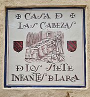 Archivo:Casa de las Cabezas 2