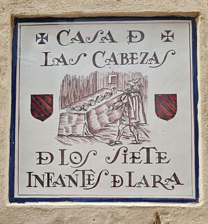 Archivo:Casa de las Cabezas 2