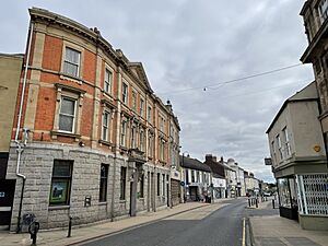 Archivo:England, Hexham, Priestpopple (street)