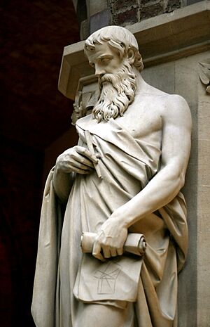Archivo:Euclid statue, Oxford University Museum of Natural History, UK - 20080315