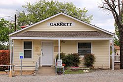 Garrett Texas City Hall 2018.jpg