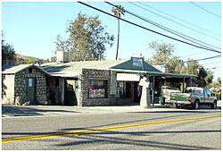 Greenspot Market, Mentone, CA 6-24-12 (7455169606).jpg