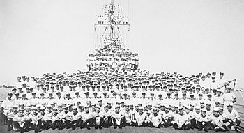 Archivo:HMAS Sydney 1934 crew
