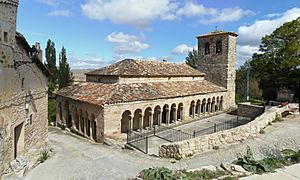 Archivo:IglesiaSanSalvadorCarabias-rectangular