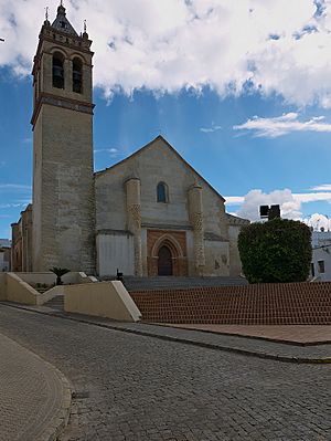 Archivo:Iglesia de San Juan Bautista, Marchena. Fachada