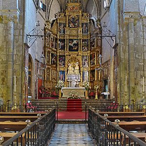 Archivo:Iglesia de Santa Ana, Sevilla. Capilla mayor