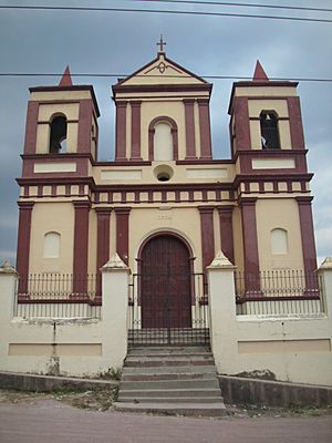 Archivo:Iglesia de Tomalá, Lempira