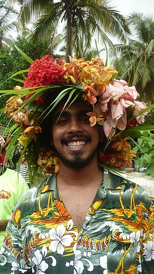 Archivo:Kopels, the decorative crowns made for the Sao Joao festival in Goa