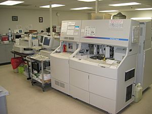 Archivo:LabMachines