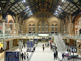 Archivo:Liverpool Street station concourse