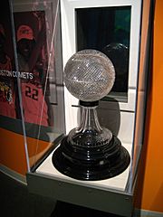 Archivo:NABC NCAA Trophy