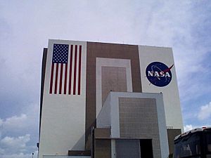 Archivo:NASA-Vehicle-Assembly-Building