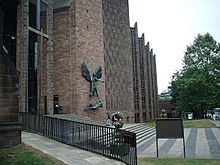 Archivo:New Coventry Cathedral outside