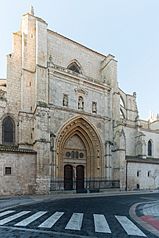 Archivo:Palencia Cathedral 2023 - North Façade
