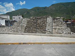 Archivo:Pirámide de Huamuxtitlán