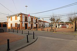 Plaza del ayuntamiento, Cardiel de los Montes.jpg