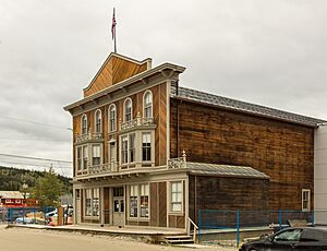 Archivo:Teatro, Dawson City, Yukón, Canadá, 2017-08-27, DD 40