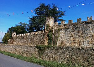 Archivo:Valdesoto-2-muralla
