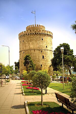 Archivo:White Tower of Thessaloniki (2007-06-15)